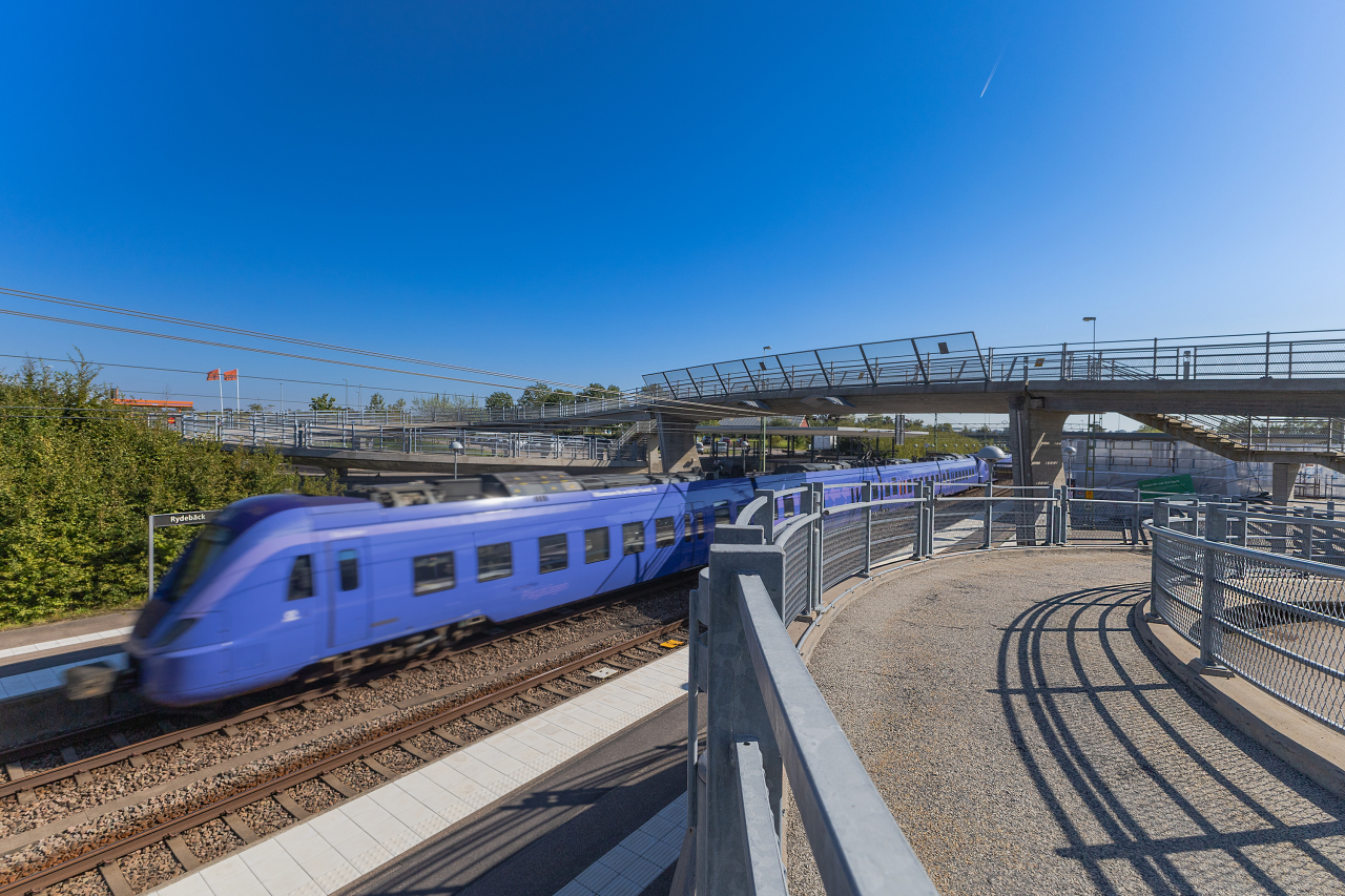 Rydebäck station; ta dig enkelt till t ex Helsingborg, Malmö eller Köpenhamn