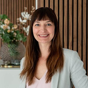 Nathalie Vanek Fastighetsmäklare Jenni Nyström Fastighetsförmedling