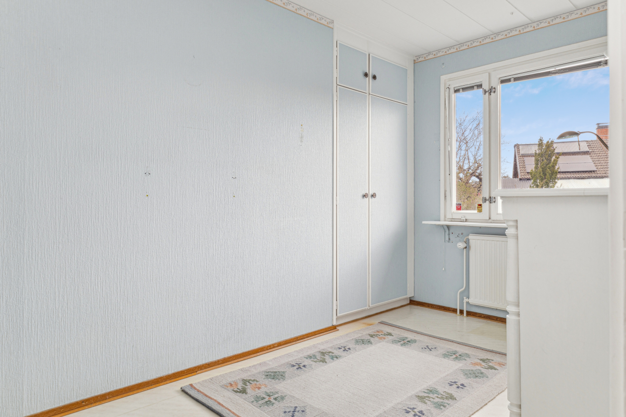 Till vänster om matplatsen finns ytterligare ett sovrum Till vänster om matplatsen finns ytterligare ett sovrum