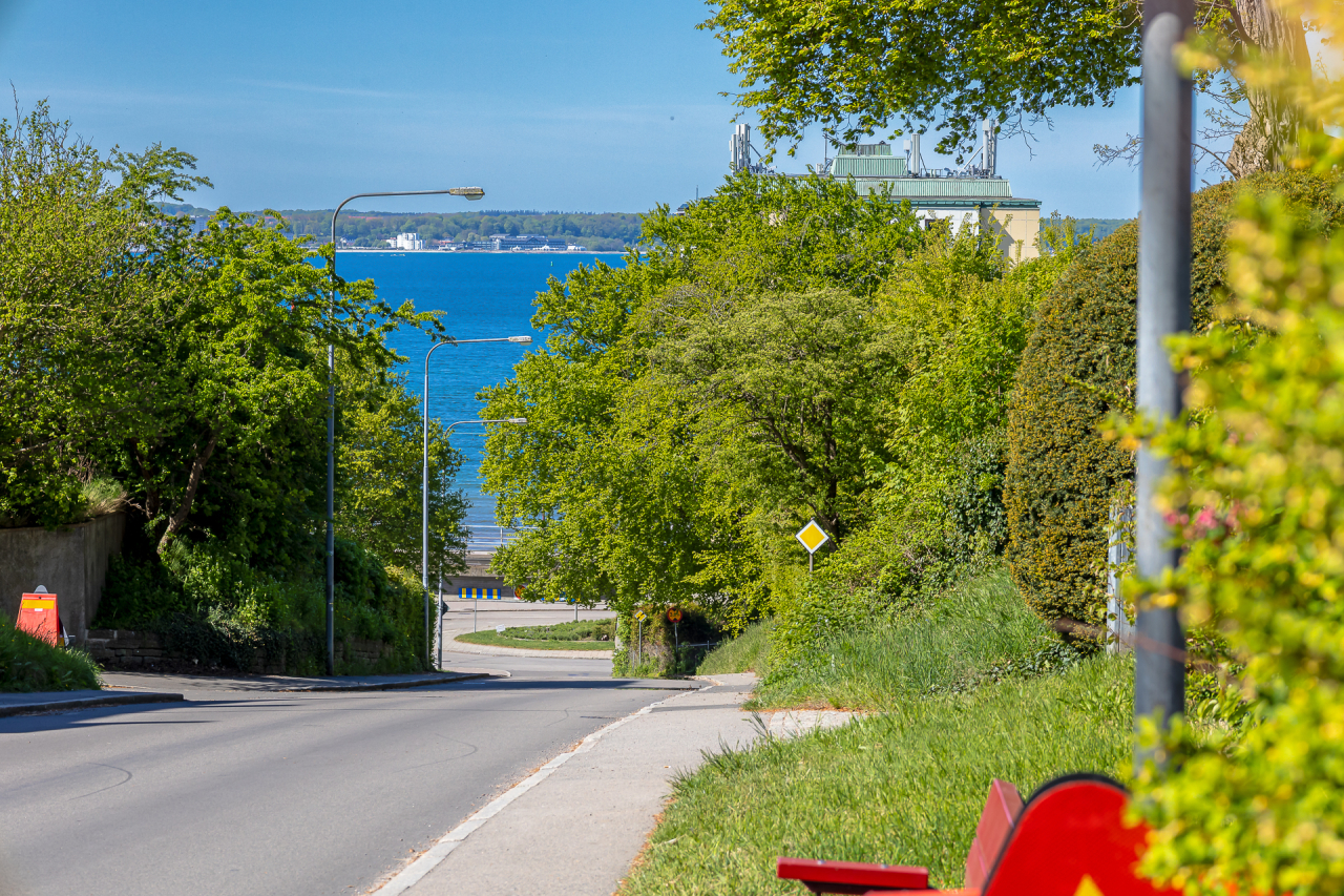 En kort promenad till hav och strand En kort promenad till hav och strand