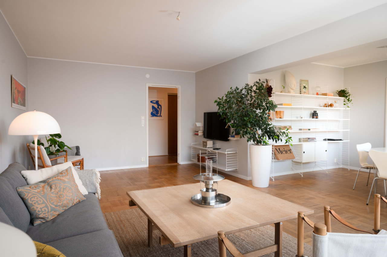 Plats för både ett matsalsmöblemang och en rymlig soffhörna Plats för både ett matsalsmöblemang och en rymlig soffhörna