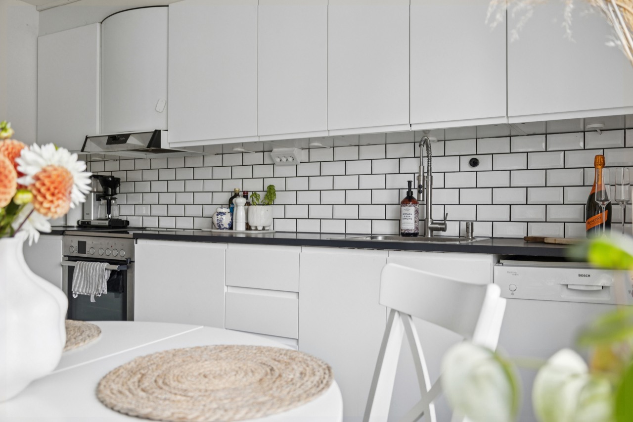 Goda arbetsytor och en trivsam plats för matlagning Goda arbetsytor och en trivsam plats för matlagning